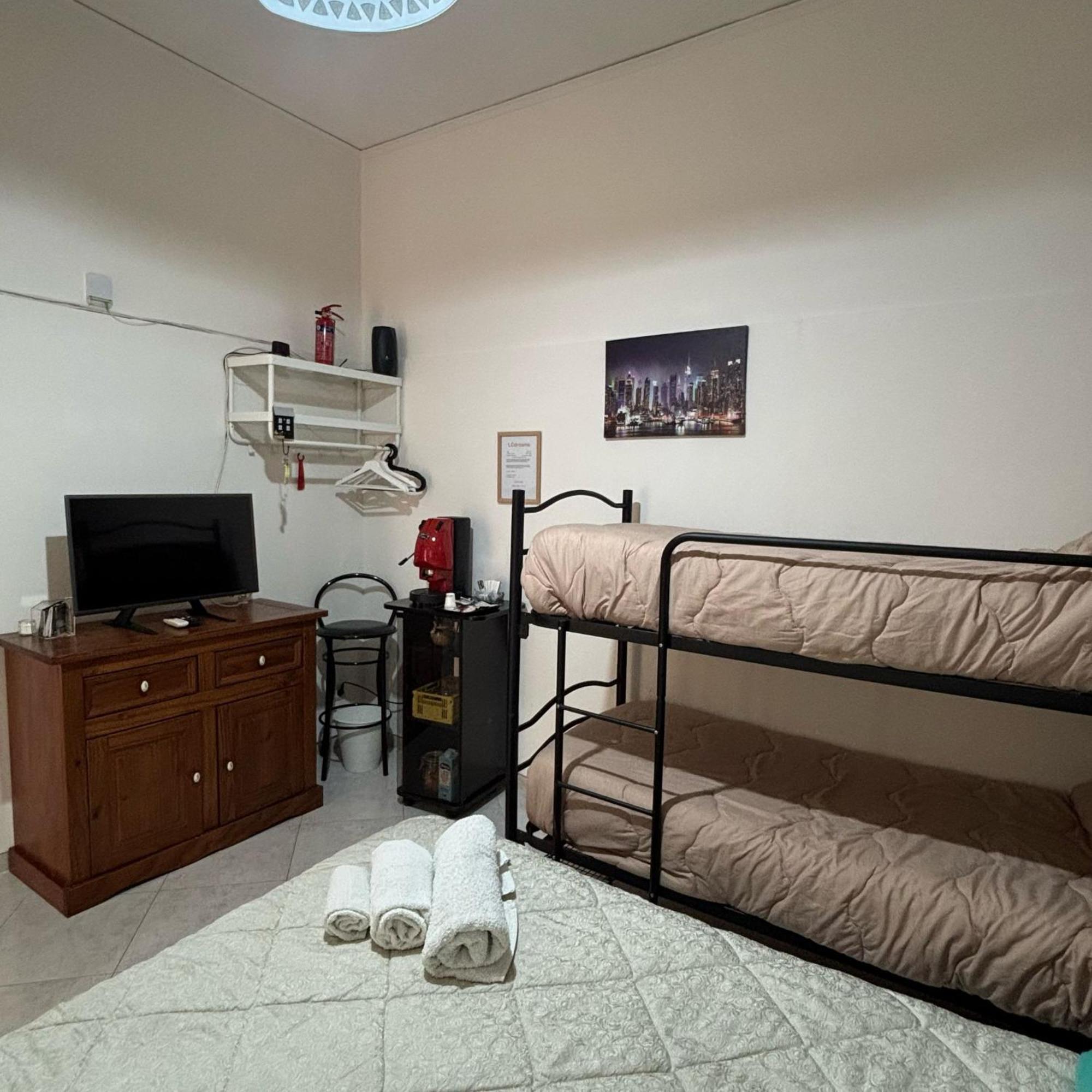 Lc Dreams Apartment Napoli Bagian luar foto